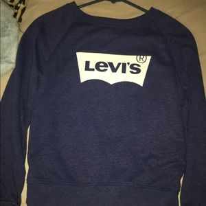 Levi’s crewneck!
